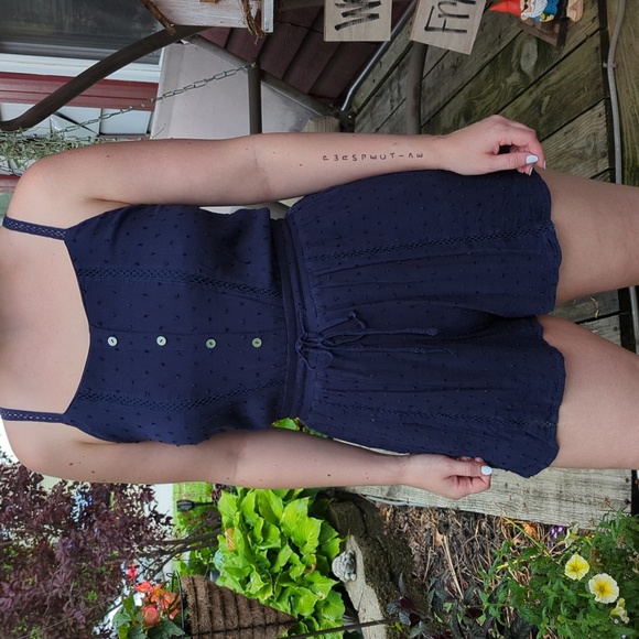 Romper size medium - Picture 2 of 3